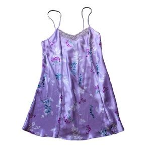 PRIVATE LUXURIES • Silky Lace Floral Nightdress